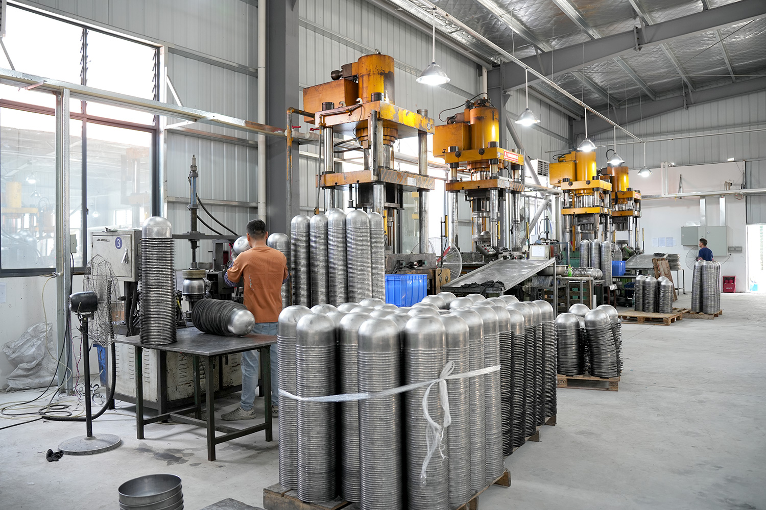 五金件避免拉伸开裂的措施